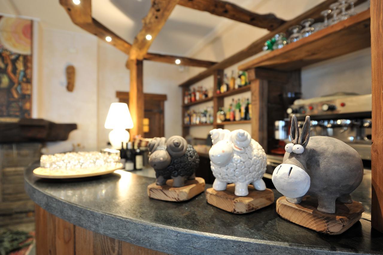 Hotel & Restaurant Le Charaban Aosta Ngoại thất bức ảnh